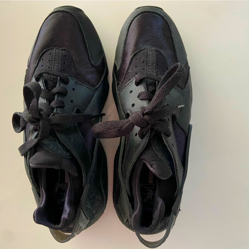 Nike Black Hurache Shoes